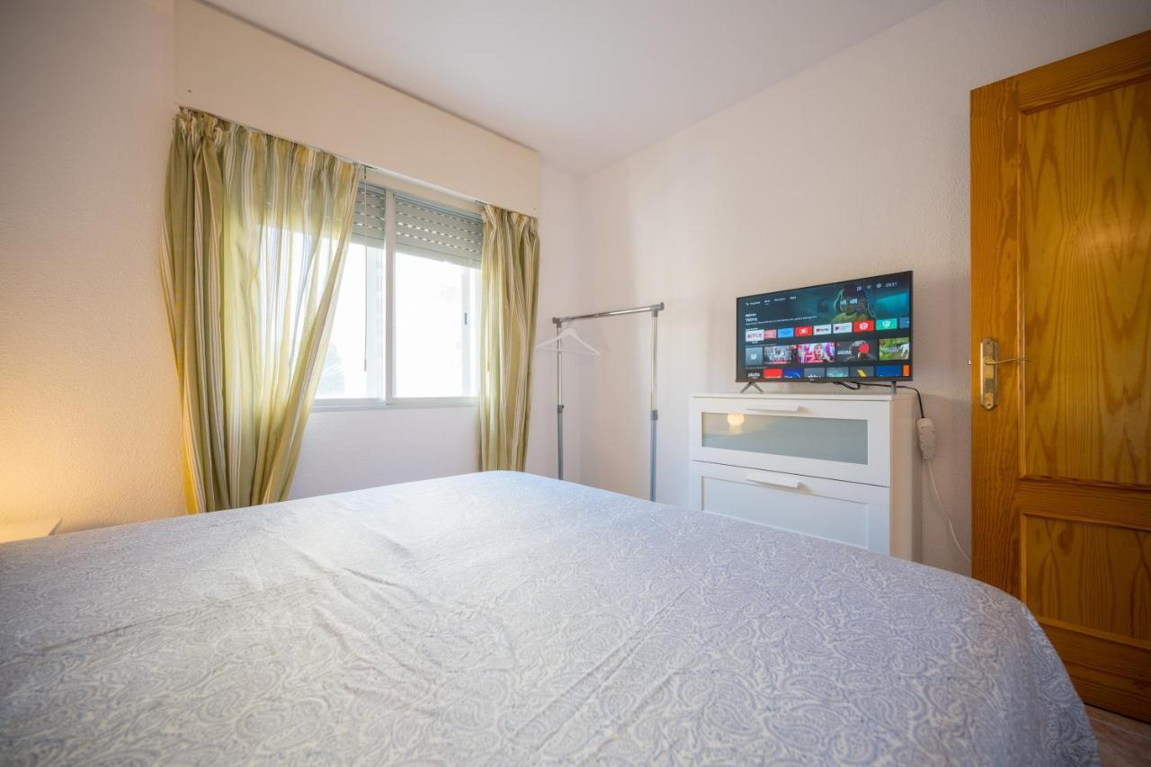 Beautiful 2 Bedroom In Parque Loix 3 Minutes Walk To The Beach Benidorm Buitenkant foto